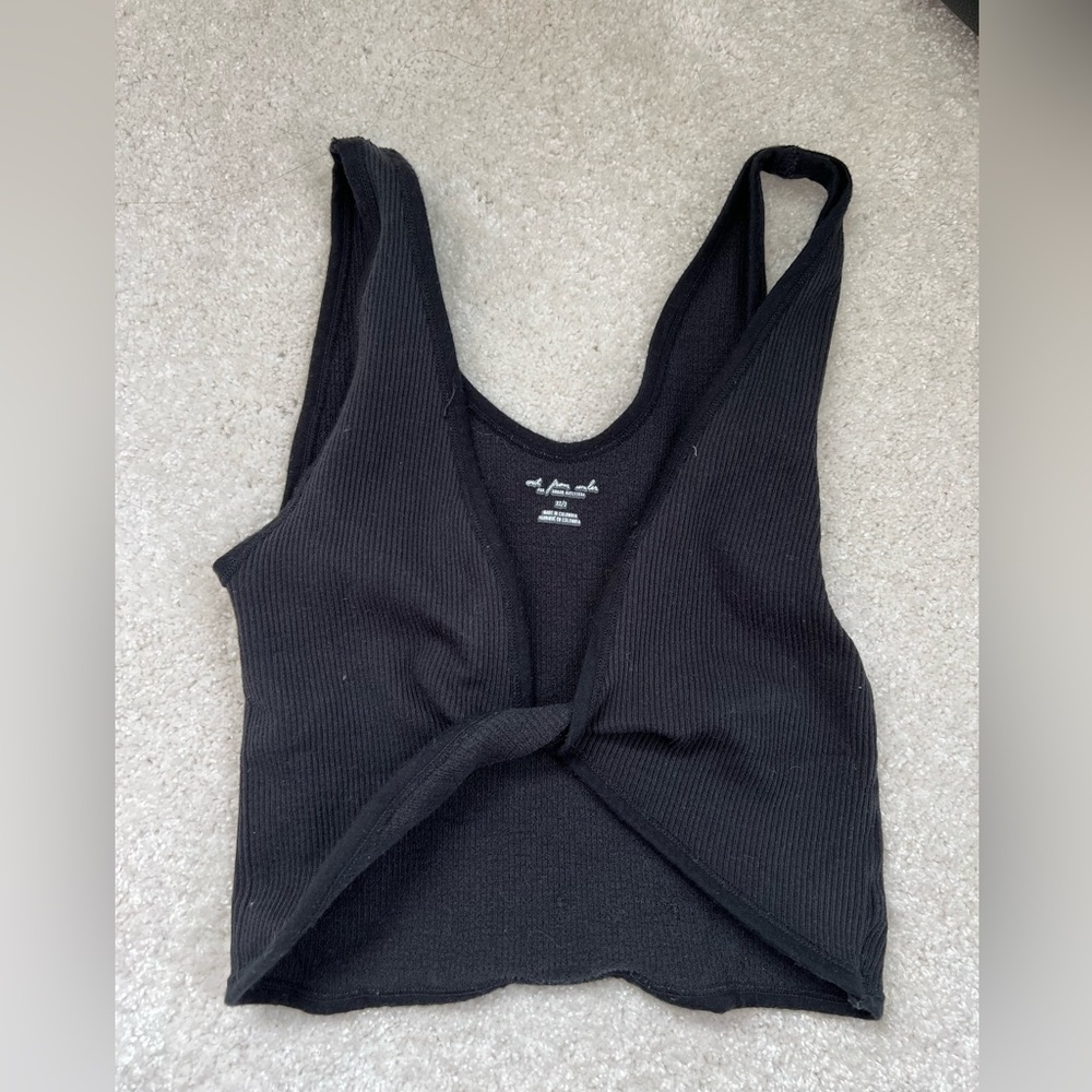 URBAN OUTFITTERS crossover tank